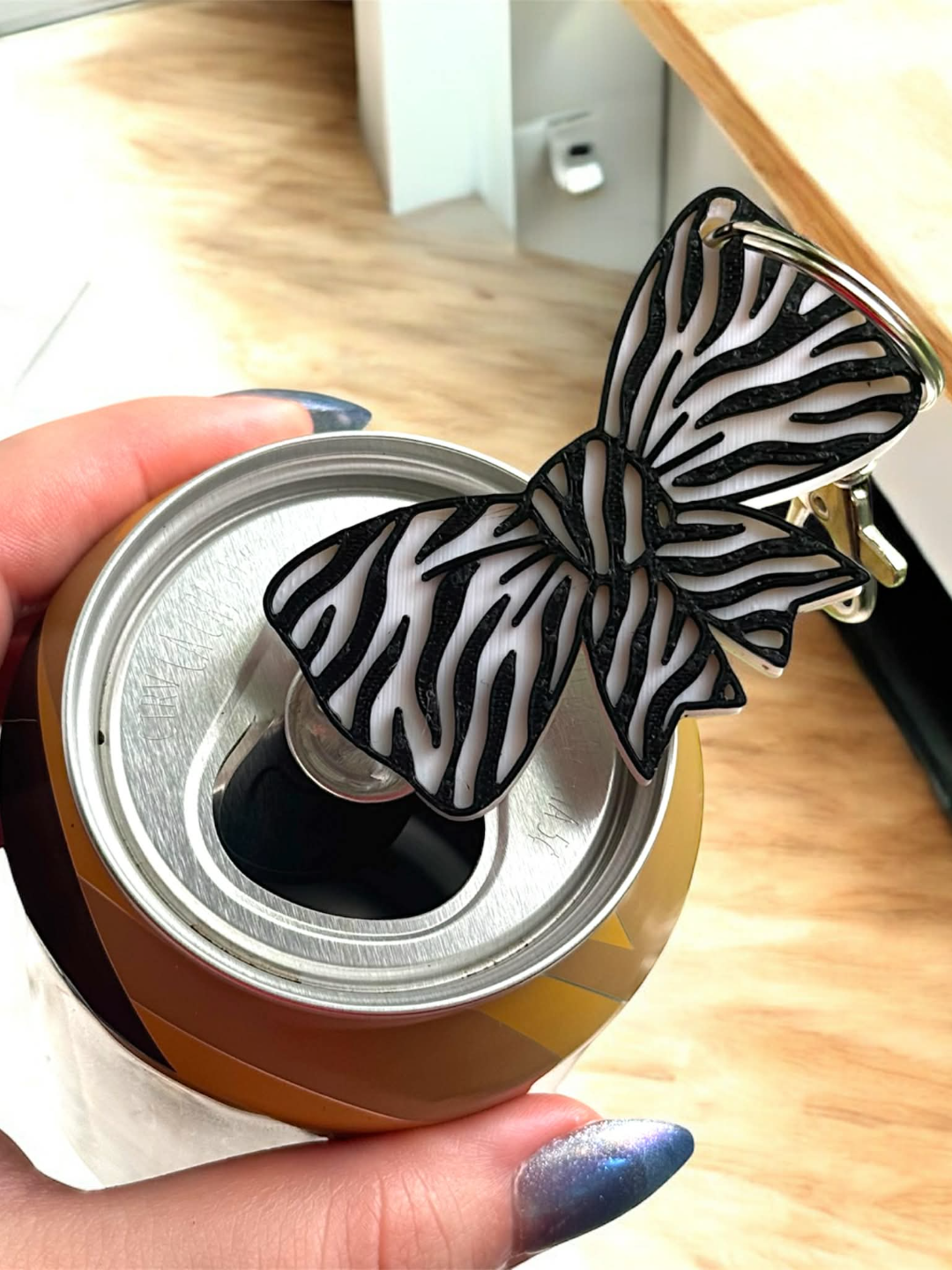 Wild Stripe Bow Pop Tab Opener